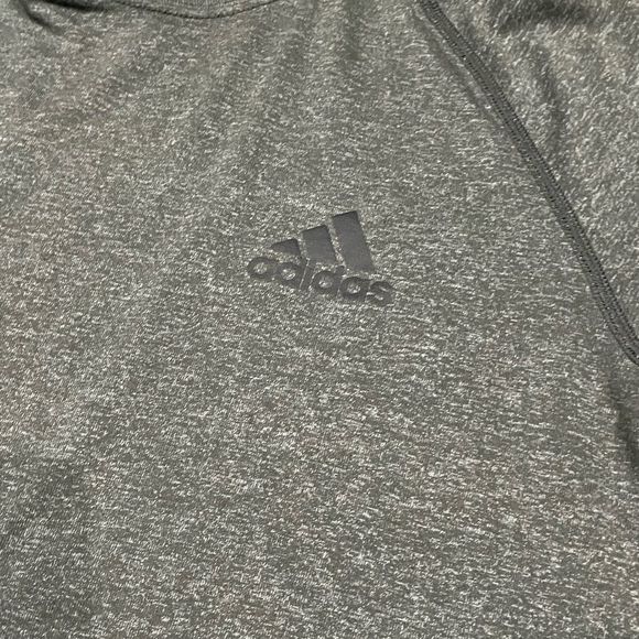 Adidas women athletics shirt size Small - Picture 4 of 8